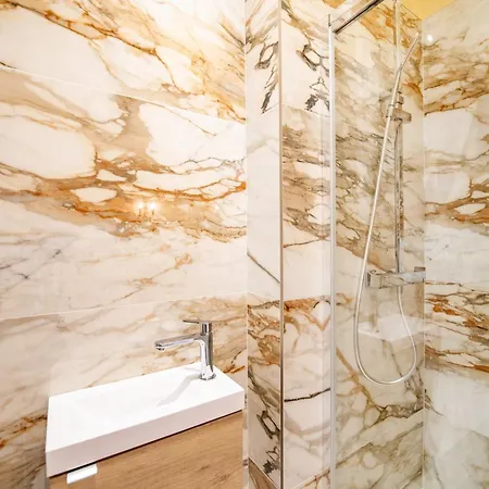 Mhb - Maison Bellecour 4* Lyon